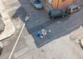 Vittoria, rifiuti non raccolti da giorni al centro di un crocevia