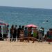 Arresto cardiaco in spiaggia, salvato da tre medici bagnanti