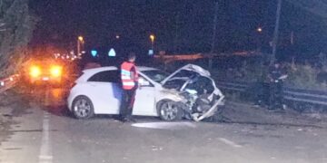 Violento sconto tra auto e trattore sulla S. Croce-Comiso: un ferito in prognosi riservata
