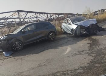 Vittoria, duro scontro tra due auto: ci sono feriti