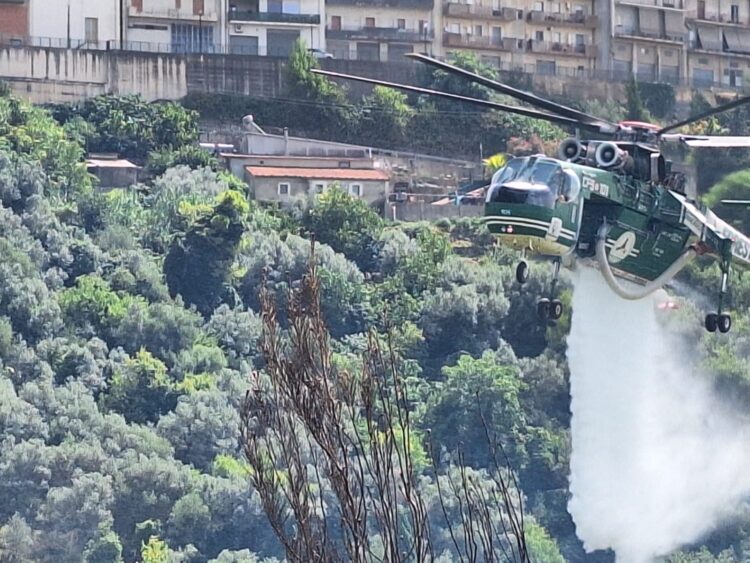 Chiaramonte Gulfi, devastante incendio alla Forestale