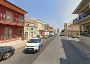 Marina di Ragusa, fugge con l’auto contromano: automobilista denunciato e patente ritirata