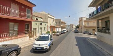 Marina di Ragusa, fugge con l’auto contromano: automobilista denunciato e patente ritirata