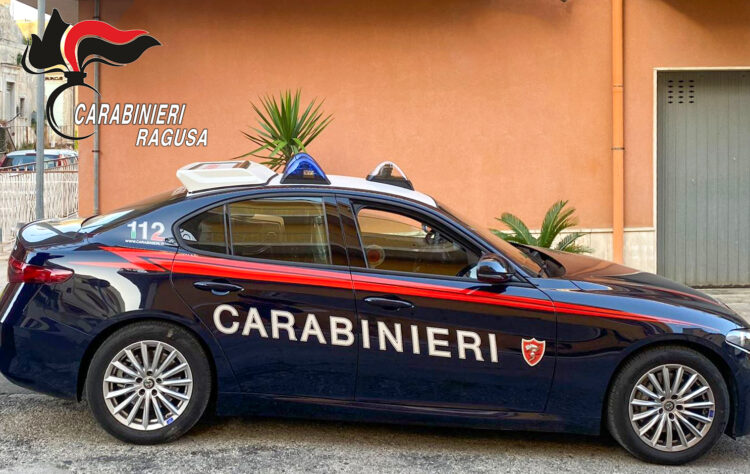Pozzallo, droga e borsello nel coltello: arrestato un giovane