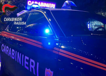 Tentano di rubare in un condominio di Comiso, denunciati due minorenni