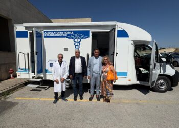 Ragusa, consegnati all’Asp due laboratori mobili