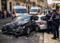 Modica, perde il controllo dell’Audi nel centralissimo corso Umberto: due feriti