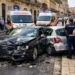 Modica, perde il controllo dell’Audi nel centralissimo corso Umberto: due feriti
