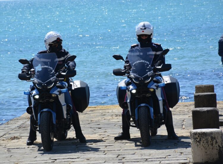 Aggressione in uno chalet a Marina di Modica: Dacur per due persone
