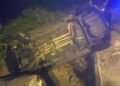 Paura nella notte a Pozzallo: auto in corsa si schianta contro vetture in sosta