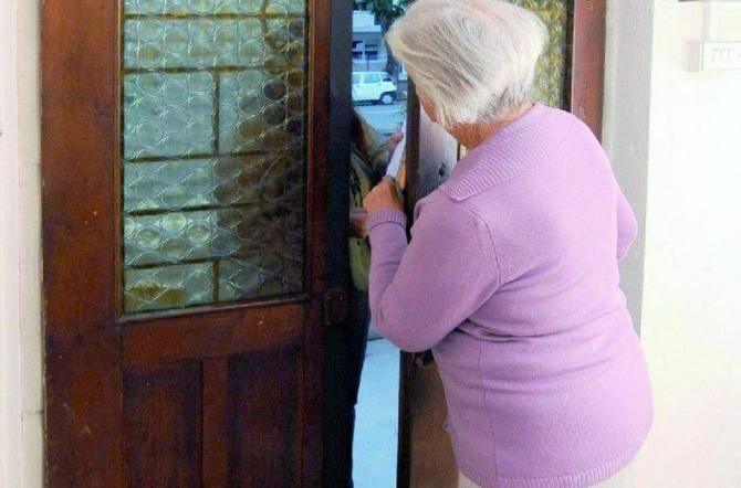 Modica, a Pietrenere anziana rimane vittima della truffa del finto carabiniere