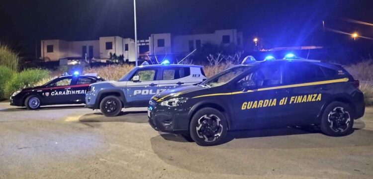 Contrasto alla malamovida nel Ragusano: sequestrati coca, hashish ed armi