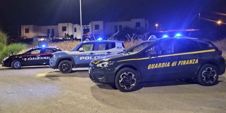 Contrasto alla malamovida nel Ragusano: sequestrati coca, hashish ed armi