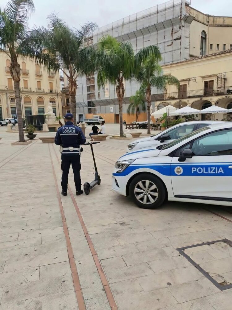 Comiso, giro di vite sui monopattini: 4 verbali e 2 sequestri