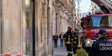 Vittoria, calcinacci giù da un balcone in via Cavour