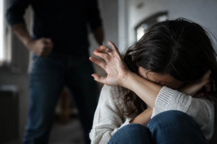 Scicli, maltrattamenti e violenze contro la moglie: condannato a 3 anni e 5 mesi