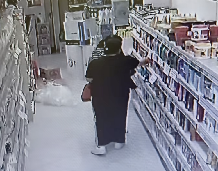 Vittoria, commercianti denunciano furto nel proprio negozio e pubblicano video