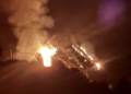 Rogo notturno alla diga di Santa Rosalia, vegetazione in fiamme