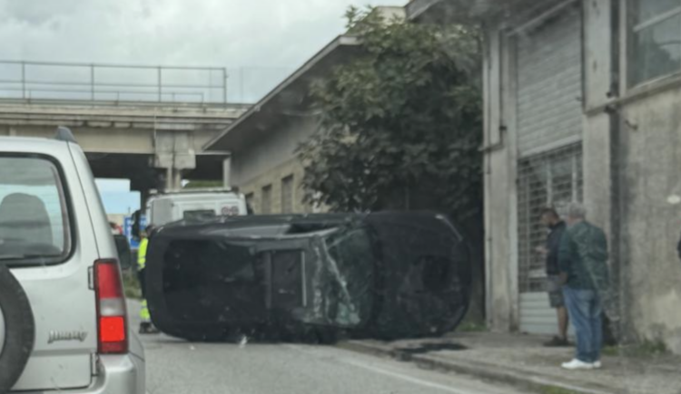 Grave incidente stradale nel tratto iniziale della Ragusa mare