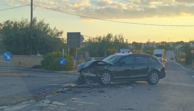 Scontro sulla Sp 105 Santa Croce Camerina-Scoglitti, feriti lievi e auto danneggiate