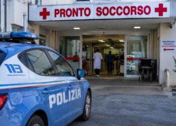 Ragusa, aggredisce un operatore sanitario: 55enne ai domiciliari