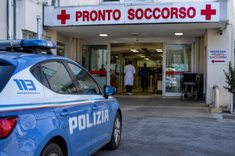 Ragusa, aggredisce un operatore sanitario: 55enne ai domiciliari