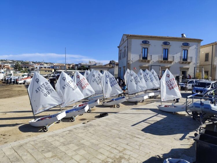 La Settimana della vela a Donnalucata condizionata dal maltempo, vince lo spirito sportivo