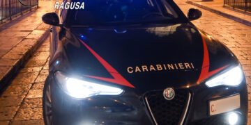 Modica, rubano gasolio da un camion in sosta: presi due romeni