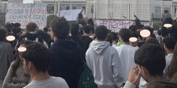 Studenti del Mazzini in sciopero a Vittoria: “Servono interventi sulla scuola”
