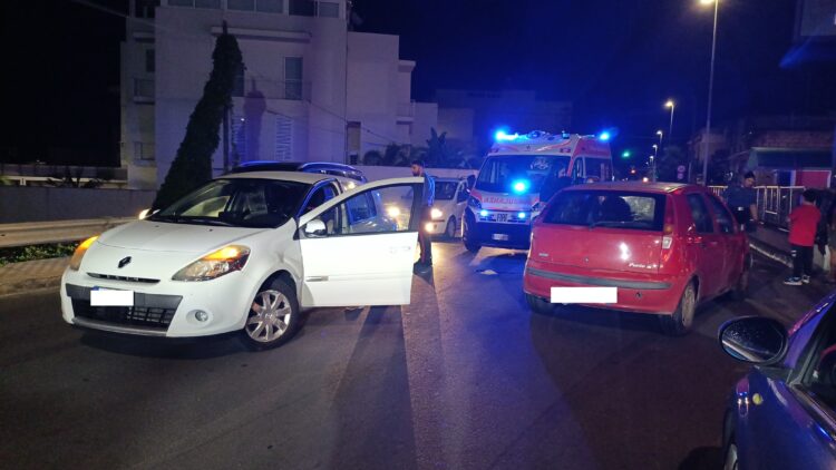 Scontro tra auto sulla Vittoria-Scoglitti, due feriti