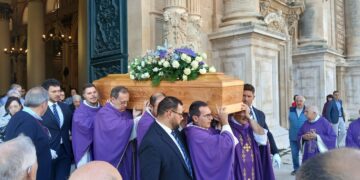 Ragusa ha reso l’ultimo saluto a don Salvatore Dinatale