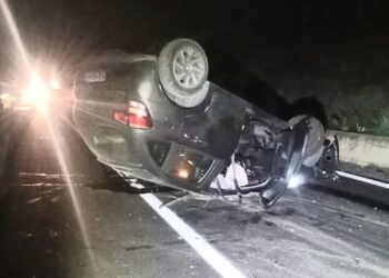 Vittoria, auto si ribalta lungo la Ss 115