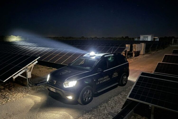 Razziatori in azione nei campi fotovoltaici ad Acate