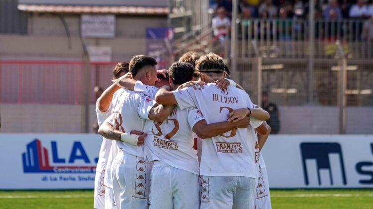 Il Modica calcio fa tre gol e conquista tre punti con l’Enna