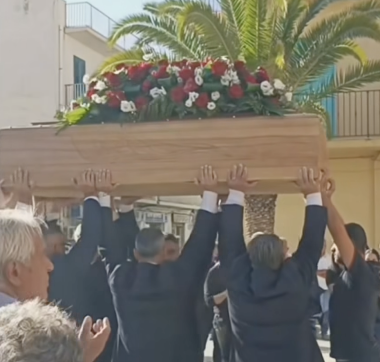 Donnalucata, l’ultimo applauso per Enzo “King” Ina