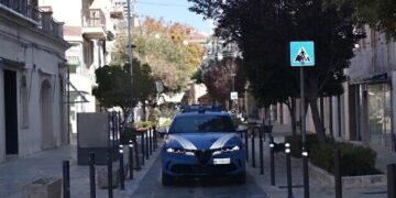 Ragusa, contromano e zig zag in via Roma: denunciato un cittadino straniero di 30 anni